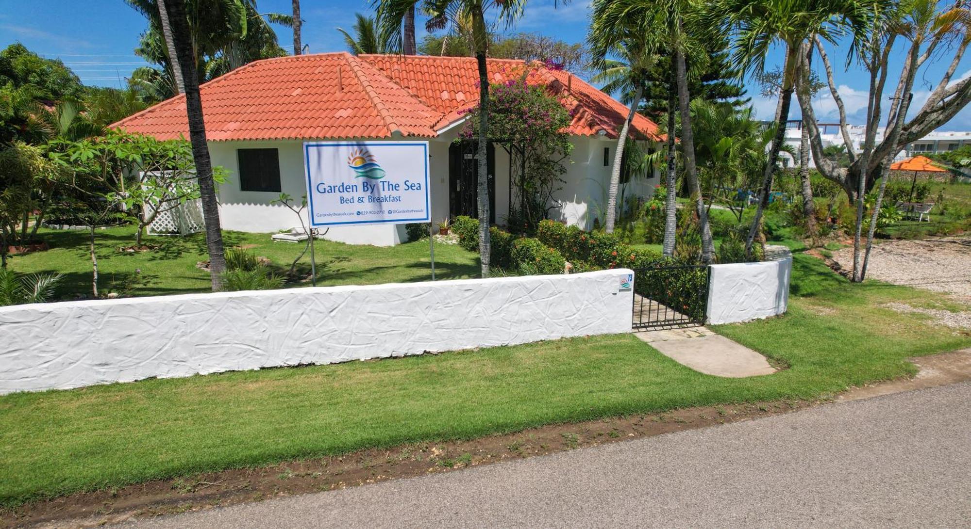 Garden By The Sea Bed and Breakfast Sosúa Buitenkant foto